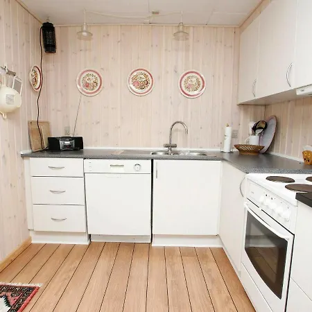 度假居 Four-bedroom Holiday In Laeso