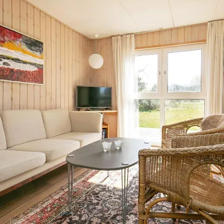 度假居 Four-bedroom Holiday In
